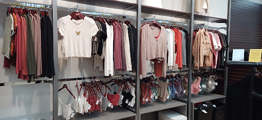 Clothing Store «Uptown Cheapskate», reviews and photos, 1830 York Rd, Timonium, MD 21093, USA