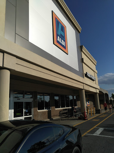 Supermarket «ALDI», reviews and photos, 4 Memorial Dr, Lodi, NJ 07644, USA