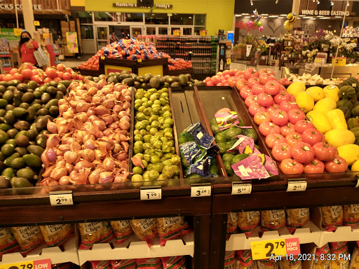 Grocery Store «Fred Meyer», reviews and photos, 20904 WA-410, Bonney Lake, WA 98391, USA