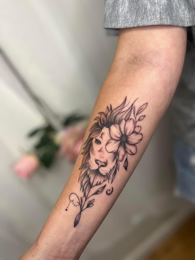 Explore family memorial tattoo ideas, creative tattoo ideas in Foley, available at Emerald Ink Tattoos by Victoria