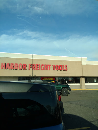 Hardware Store «Harbor Freight Tools», reviews and photos, 1851 Sunrise Hwy #12, Bay Shore, NY 11706, USA