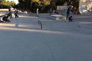 Skatepark La Fare image