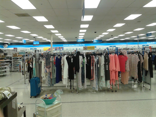 Clothing Store «Ross Dress for Less», reviews and photos, 3900 Klose Way, Richmond, CA 94806, USA