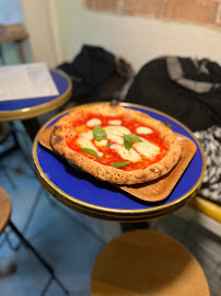 Pizza napoletana du Restaurant italien Magnà Street Food à Paris - n°2