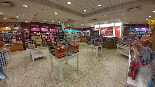 Shopping Mall «Salem Center», reviews and photos, 401 Center St NE, Salem, OR 97301, USA