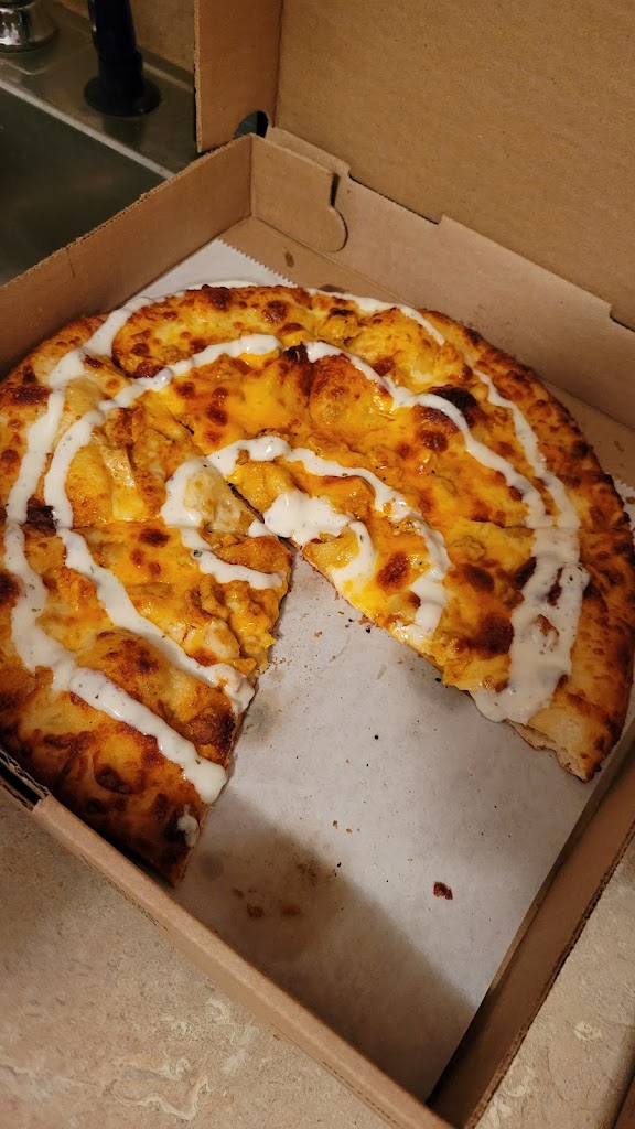 Lutz’s Pizza 15701