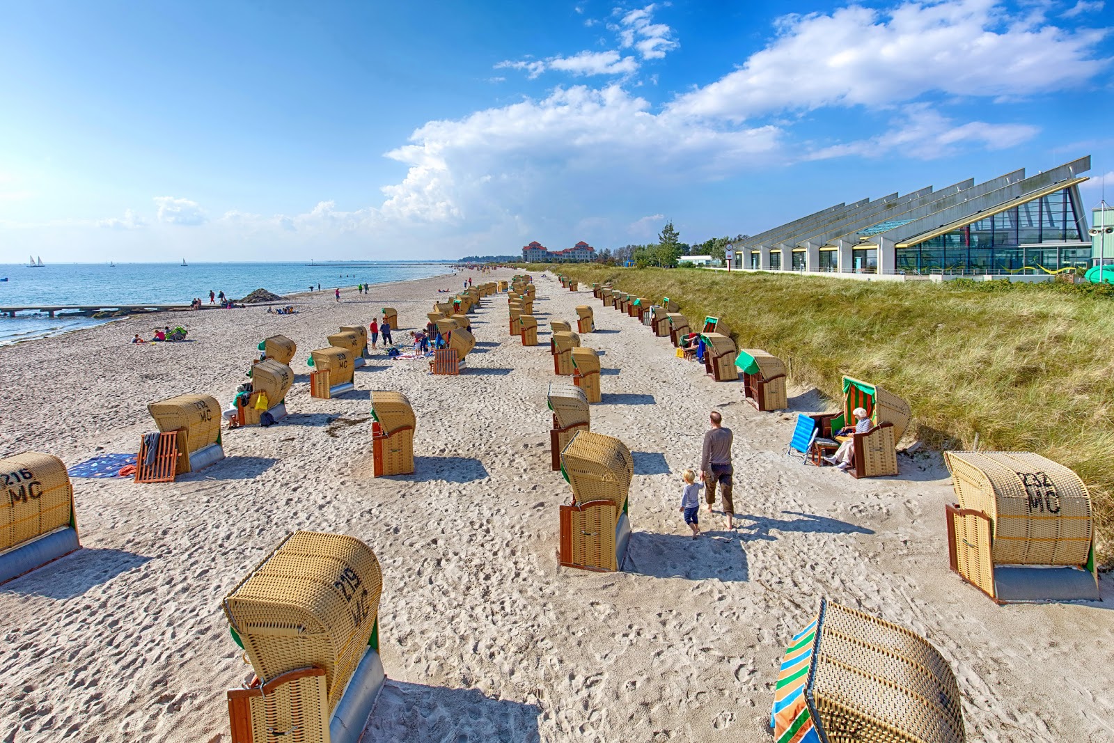 Foto di Südstrand Strand con una superficie del sabbia beige