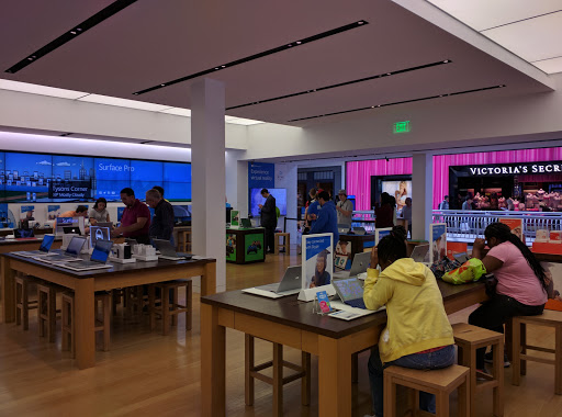 Computer Store «Microsoft Store - Tysons Corner Center», reviews and photos, 1961 Chain Bridge Rd, Tysons, VA 22102, USA
