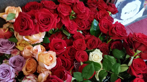 Florist «Flower Basket», reviews and photos, 302 N Lake St, Aurora, IL 60506, USA