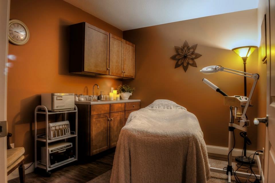 Hair Company Salon & Spa 56283