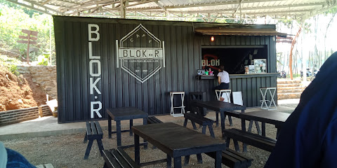 BLOK R CAFE - Kawasan Rolet