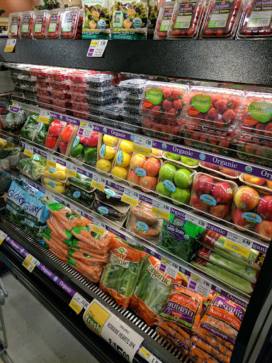 Supermarket «The Fresh Grocer of Grays Ferry», reviews and photos, 3021 Grays Ferry Ave, Philadelphia, PA 19146, USA