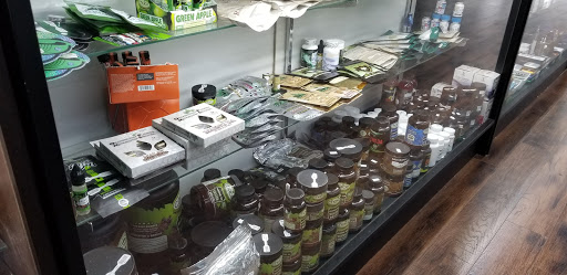 Tobacco Shop «Mr. SMOKE (smoke shop)», reviews and photos, 4347 Gunn Hwy, Tampa, FL 33618, USA