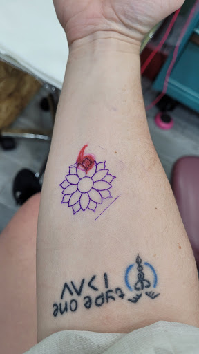 Tattoo Shop «Gypsy Rose Tattoo», reviews and photos, 1505 E Thomas Rd, Phoenix, AZ 85014, USA