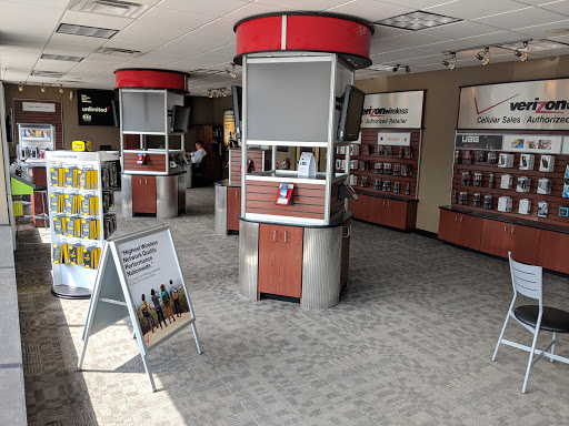Cell Phone Store «Verizon Authorized Retailer – Cellular Sales», reviews and photos, 5625 N High St, Worthington, OH 43085, USA