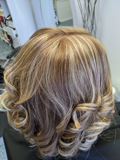 Beauty Salon «M Colors Beauty Salon», reviews and photos, 1347 Long Beach Blvd, Long Beach, CA 90813, USA