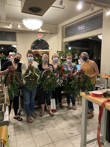 Florist «Bloomtastic Florist», reviews and photos, 2136 Arlington Ave, Columbus, OH 43221, USA