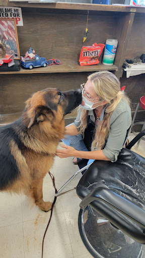 Barber Shop «Lake Area Barber Shop», reviews and photos, 425 Lake St # E, Antioch, IL 60002, USA