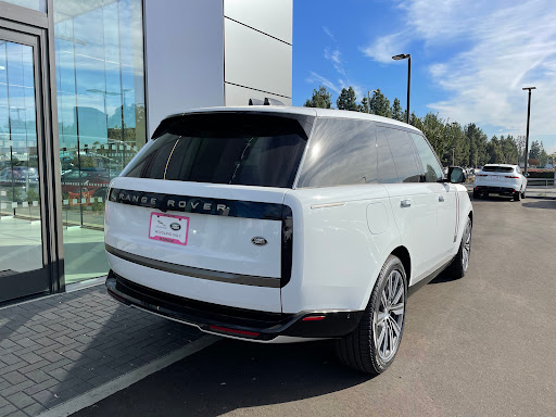 Land Rover Woodland Hills image