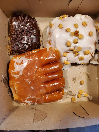 Donut Shop «Donut Club», reviews and photos, 861 W Arrow Hwy, San Dimas, CA 91773, USA