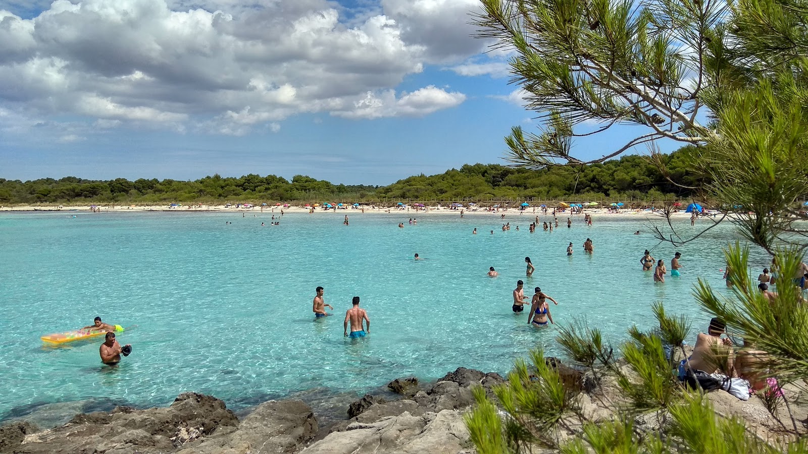 Photo de Plage de Bellavista avec un niveau de propreté de assez propre