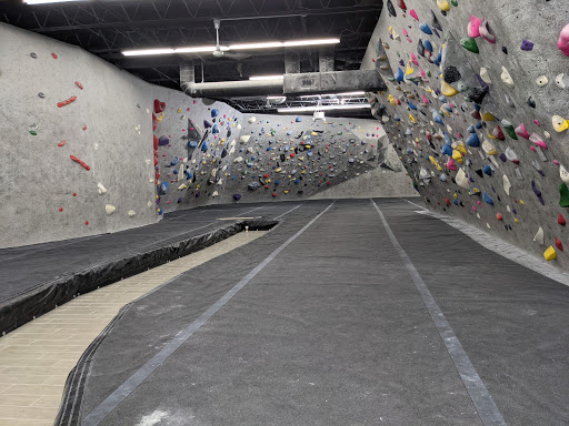 Rock Climbing Gym «Central Rock Gym», reviews and photos, 127 Smith Pl, Cambridge, MA 02138, USA