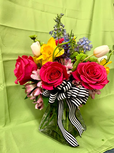 Florist «Downtown Flowers And Gift Shop», reviews and photos, 130 E Charlemont Ave, Kingsport, TN 37660, USA