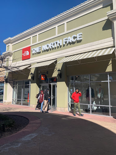 The North Face Outlet, 1155 Buck Creek Rd, Simpsonville, KY 40067, USA, 