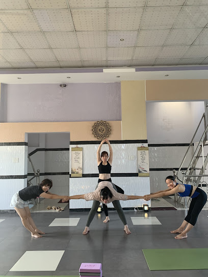 Yoga Thư Nguyễn
