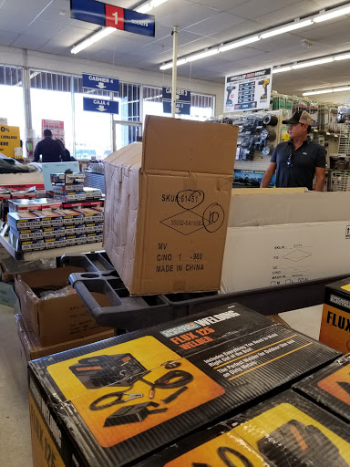 Hardware Store «Harbor Freight Tools», reviews and photos, 3333 N Yarbrough Dr #00055, El Paso, TX 79925, USA