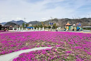 Yongdam Family Theme Park image