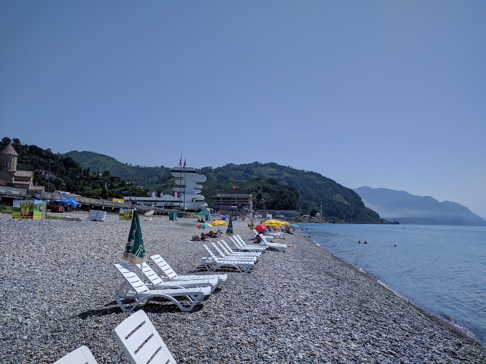 Foto de Sarpi beach - lugar popular entre os apreciadores de relaxamento