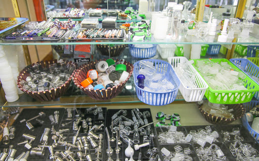 Tobacco Shop «Keep Sake Smoke Shop», reviews and photos, 253 W Yosemite Ave, Manteca, CA 95336, USA