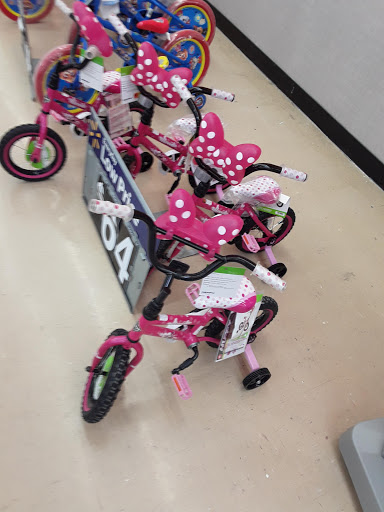 Department Store «Walmart Supercenter», reviews and photos, 30729 Lyon Center Dr, New Hudson, MI 48165, USA