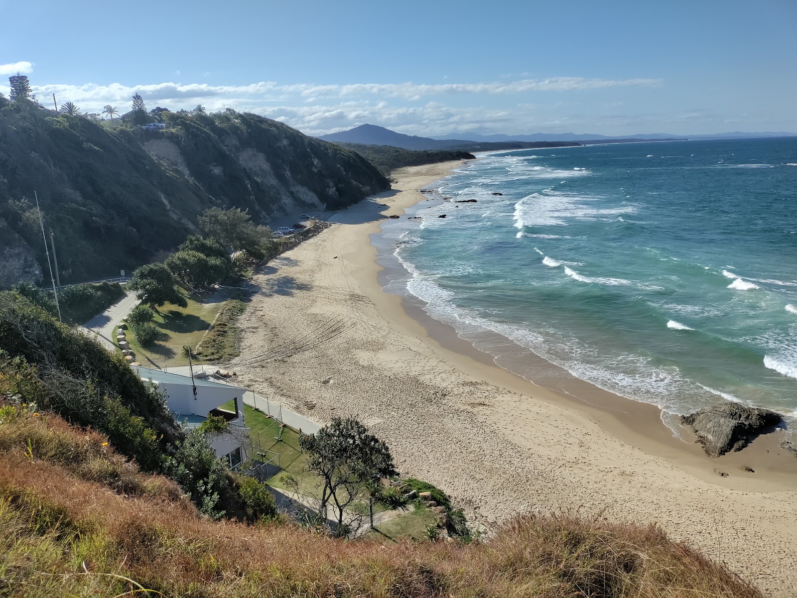 Foto de Main Beach - lugar popular entre os apreciadores de relaxamento