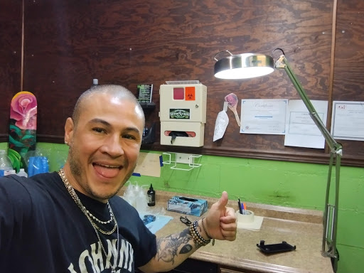 Tattoo Shop «Hollywood Twisted Needles», reviews and photos, 618 S Patterson St, Valdosta, GA 31601, USA