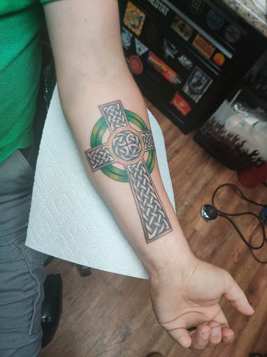 Tattoo Shop «Black Pearl Tattoo», reviews and photos, 2200 Roosevelt Rd, Kenosha, WI 53143, USA