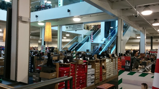 Shoe Store «DSW Designer Shoe Warehouse», reviews and photos, 60 NJ-17, Paramus, NJ 07652, USA