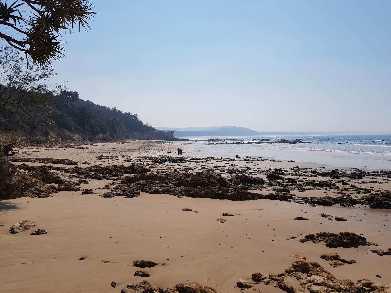 Foto de Sandon Beach - lugar popular entre os apreciadores de relaxamento