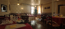 Atmosphère du Restaurant Hôtel Café La Charrette à Neuvy-Saint-Sépulchre - n°2