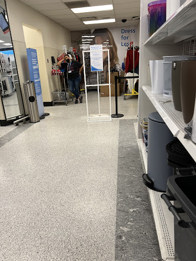 Clothing Store «Ross Dress for Less», reviews and photos, 3500 East-West Hwy, Hyattsville, MD 20782, USA