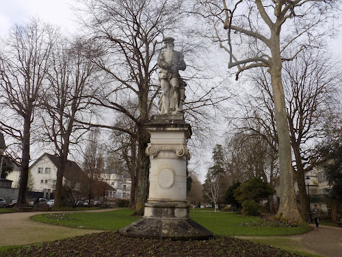 Statue de Jean Cousin à Sens