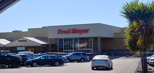 Grocery Store «Fred Meyer», reviews and photos, 325 5th St, Brookings, OR 97415, USA