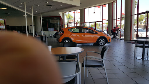 Toyota Dealer «AutoNation Toyota Buena Park», reviews and photos, 6400 Beach Blvd, Buena Park, CA 90621, USA