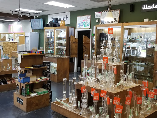 Tobacco Shop «Tobacco Leaf Smokeshop and Glass Gallery», reviews and photos, 2256 W Pensacola St, Tallahassee, FL 32304, USA