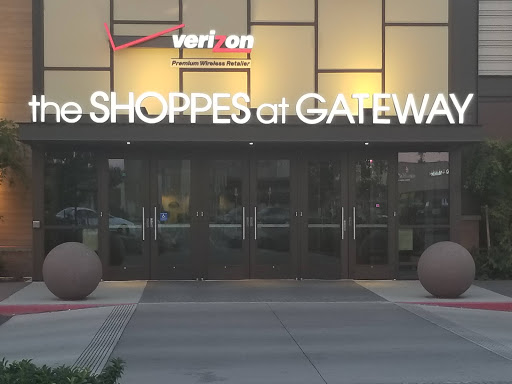 Cell Phone Store «Verizon Authorized Retailer - A Wireless», reviews and photos, 3000 Gateway St #208, Springfield, OR 97477, USA