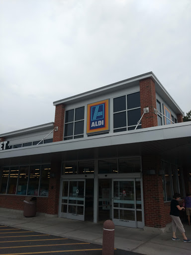 Supermarket «ALDI», reviews and photos, 238 Boston Post Rd, Milford, CT 06460, USA