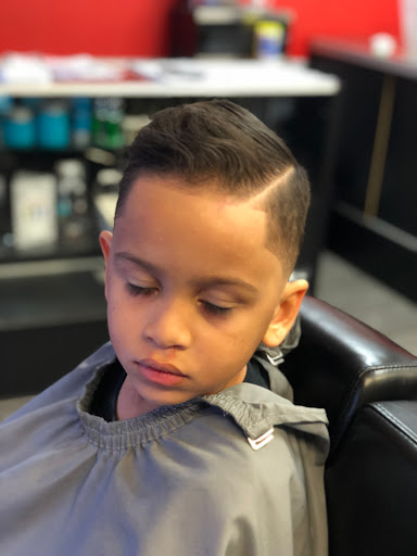 Barber Shop «Razor Sharp Cutz Barber Shop», reviews and photos, 459 Plaza Dr, Eustis, FL 32726, USA