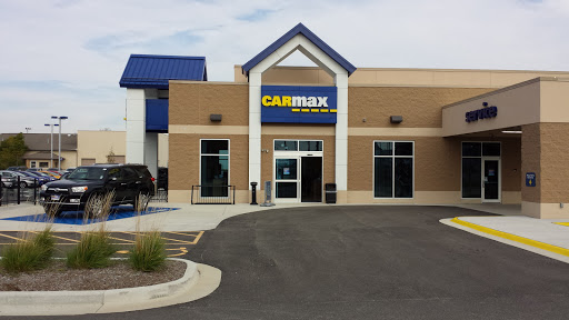 CarMax, 1213 Holiday Dr, Bloomington, IL 61704, USA, 