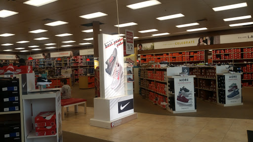 Shoe Store «Famous Footwear», reviews and photos, 6485 Keizer Station Blvd, Keizer, OR 97303, USA